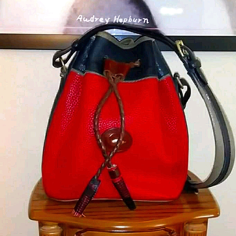 AUTHENTIC VINTAGE DOONEY AND BOURKE DRAWSTRING